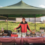 Stand de marché avec tous les produits